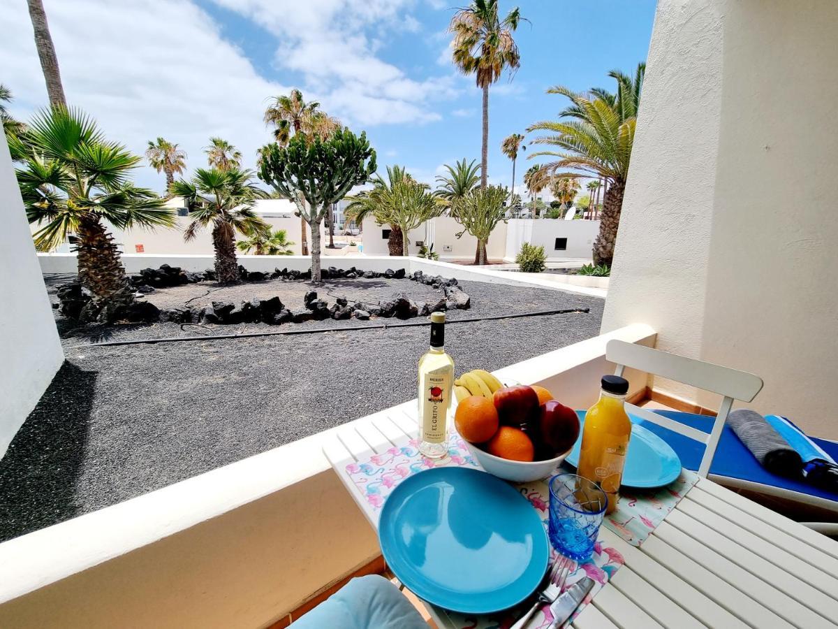 Apartamento Eduardo A Primera Linea Del Mar Costa Teguise Exterior photo